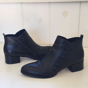 Donald J Pliner Avea leather bootie size 8